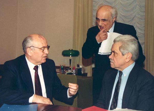 President Mikhail Gorbachev (left), Georgi Shakhnazarov (Gorbachev's adviser), center, Anatoly Chernyaev (right), 1990. Photo &copy; The Gorbachev Foundation