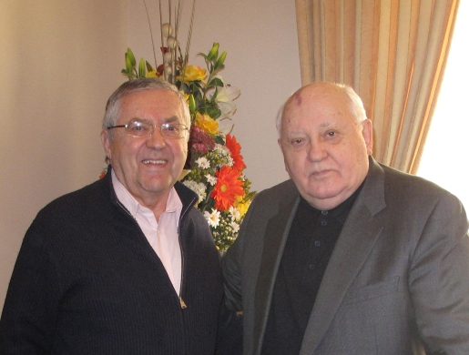 А.Л. Адамишин и М.С. Горбачев. Москва, 2012 год 
